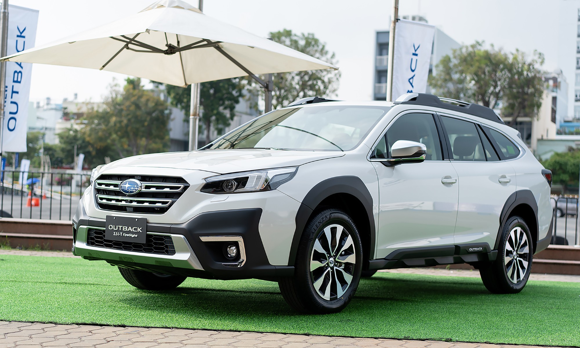 SUBARU OUTBACK 2.5 i-Touring EyeSight